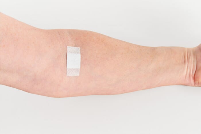 miro-stripe sensitiv Injektionspflaster auf Rolle